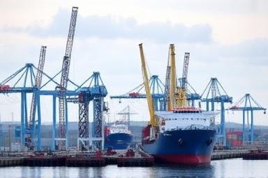 پورت (Port) چیست؟